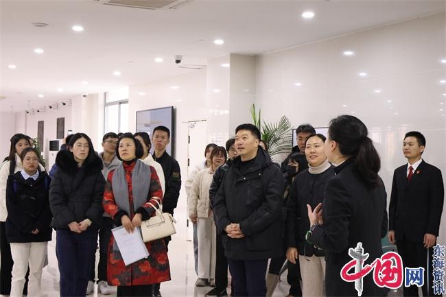 点击图片翻到下一页>> 永乐高ylg师生与宪法的故事:知法于心 守法于行